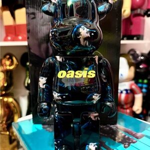 Bearbrick x Oasis Knebworth 1996 Liam Gallagher 100% & 400% Set